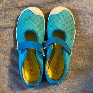 Plae shoes